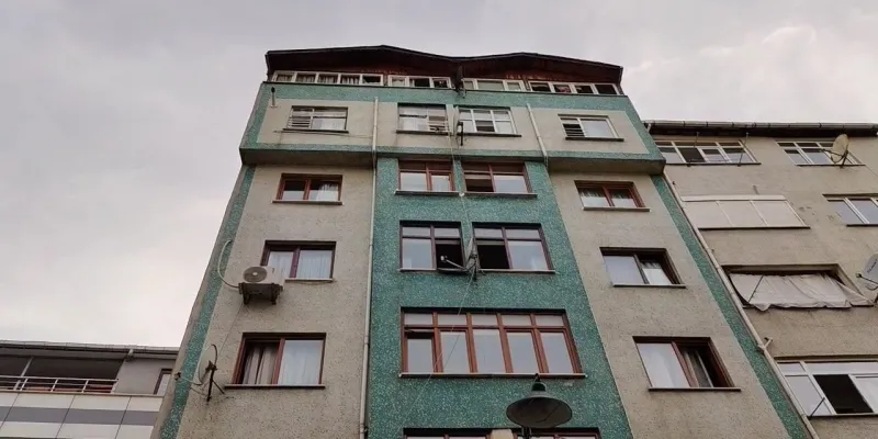 Şişli'de Kan Donduran Olay: Anne Babasını Bıçakladı!