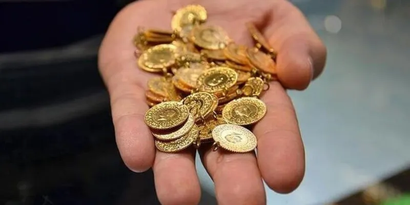 Gram altın 5 bin 700 lira oldu