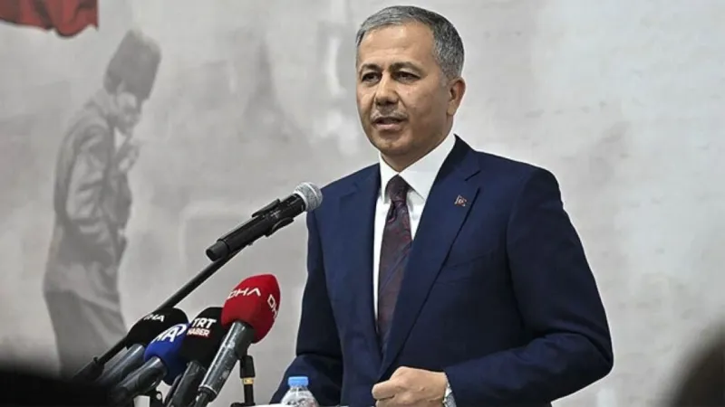 İçişleri Bakanı: Kırmızı Bülten'le aradığımız 3 suçluyu daha ülkemize getirdik
