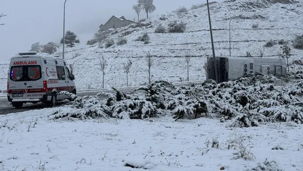 Nevşehir'de işçi servisi devrildi: 14 yaralı