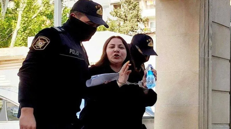 Azerbaycan'da Gazeteci Gözaltında! Basının Eli Kelepçelendi Mi?