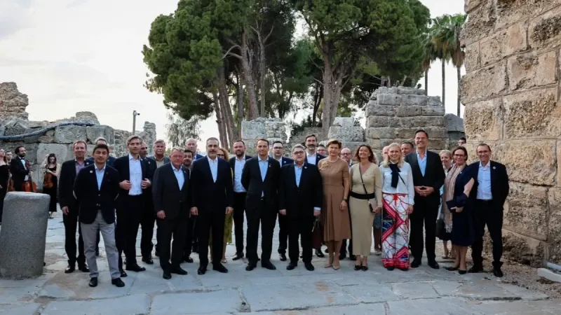 Fidan'dan Zirve! NATO Bakanları Antalya Side'de Buluştu