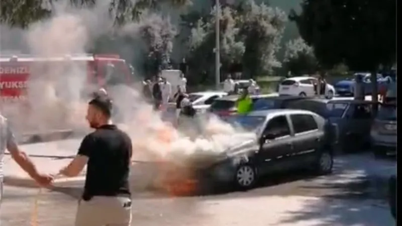 Denizli'de Korkunç Anlar! Otomobil Alevlere Teslim Oldu