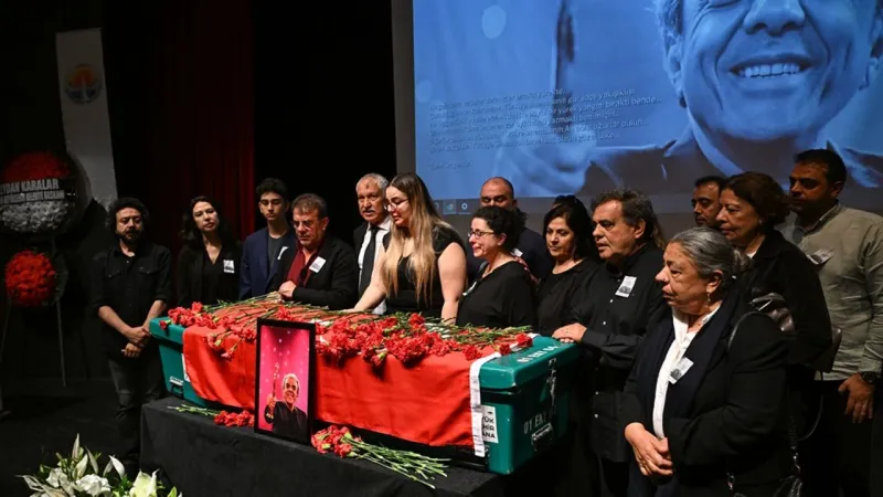 Usta Yönetmen Ali Özgentürk'e Veda! Altın Koza'da Anılacak