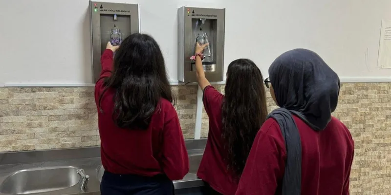 Okullara su sebili gelsin teklifine AKP'den 'musluk suyu içsinler' yanıtı geldi