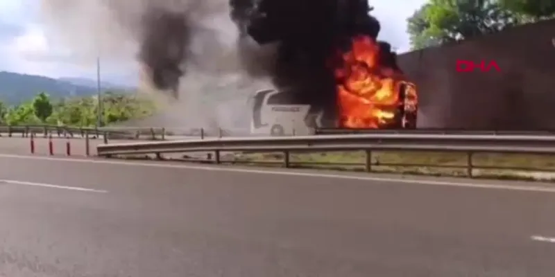 Ordu'da Otobüs Alev Topuna Döndü! 37 Yolcu Canlı Kurtuldu Mu?