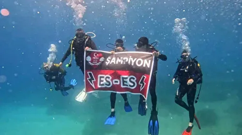 ES-ES Şampiyonluğu Sualtında Kutladı! Denizde Şampiyonluk Coşkusu