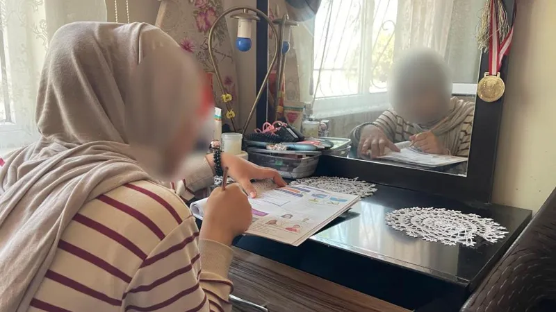 Tesettürlü Öğrenciye 'Karabaş' Diyen Öğretmene Şok! Görevden Alındı mı?