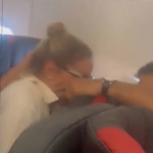 Uçakta türbülans dehşeti!